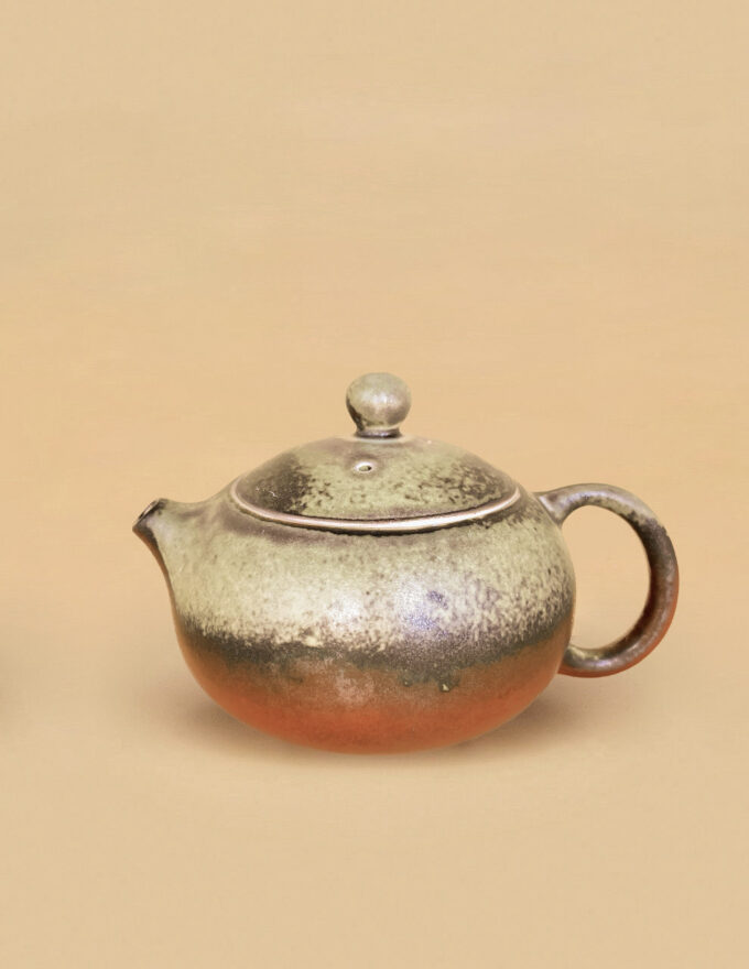 Фарф.чайник из Цзиндечжень Си Ши 130мл