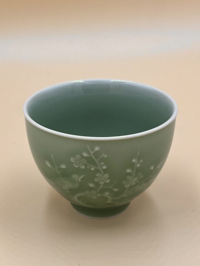 Пиала Лунцуань с цветами и птицами зелёная