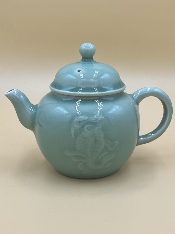 Чайник лунцуань с карпом