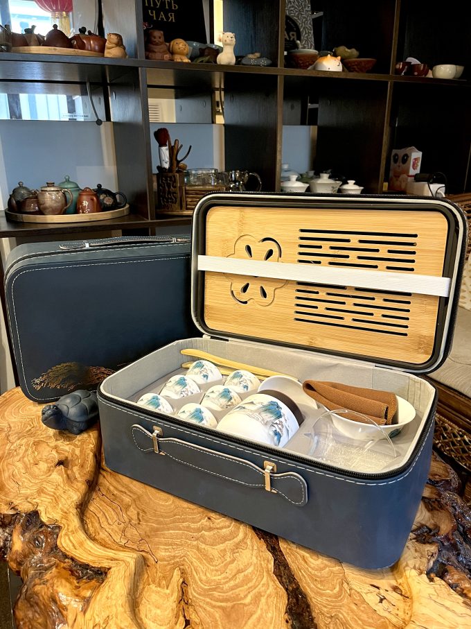 Походный набор Чайный Чемоданчик