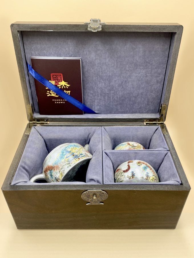 Набор посеребряный в кейсе Дракон и Феникс (чайник + 2 пиалы)