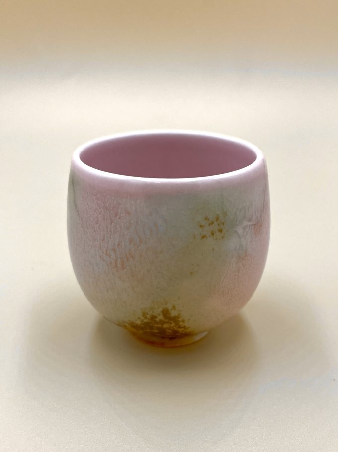 Пиала Цзиндэчжэнь розовая мастеровая 100 мл.