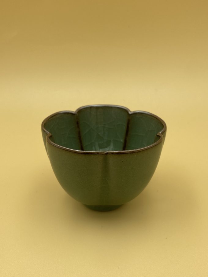 Пиала Лунцюань зеленая в форме цветка