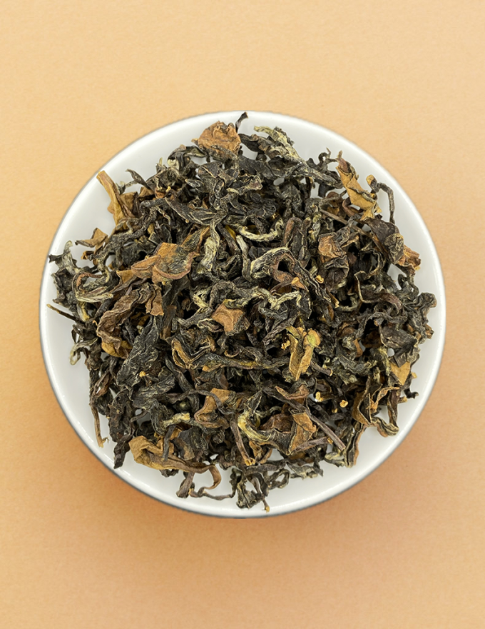 Темный улун из Тэнчун по технологии “Восточная красавица”